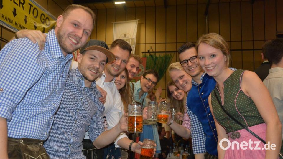 Auch den Kreisstädtern gefiel es beim Fest Mitterteich. Bild: jr