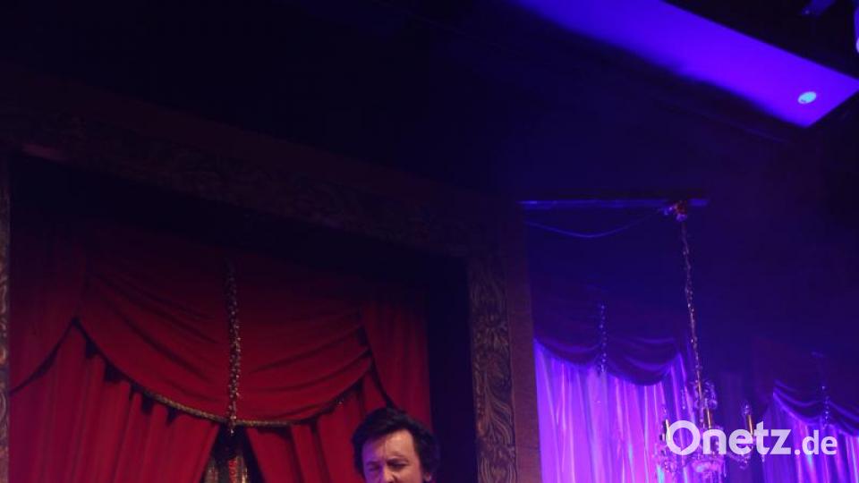 Mit seiner Interpretation von Elvis brachte Armin Stöckl Schwung in die Bude. Bild: kmo