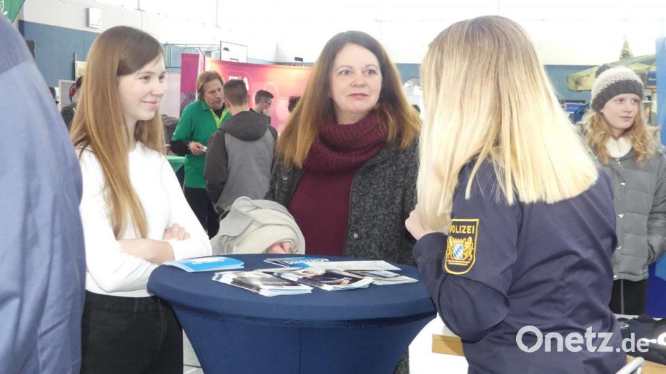 Auch Mädchen interessieren sich für den Polizeidienst. Bild: rn