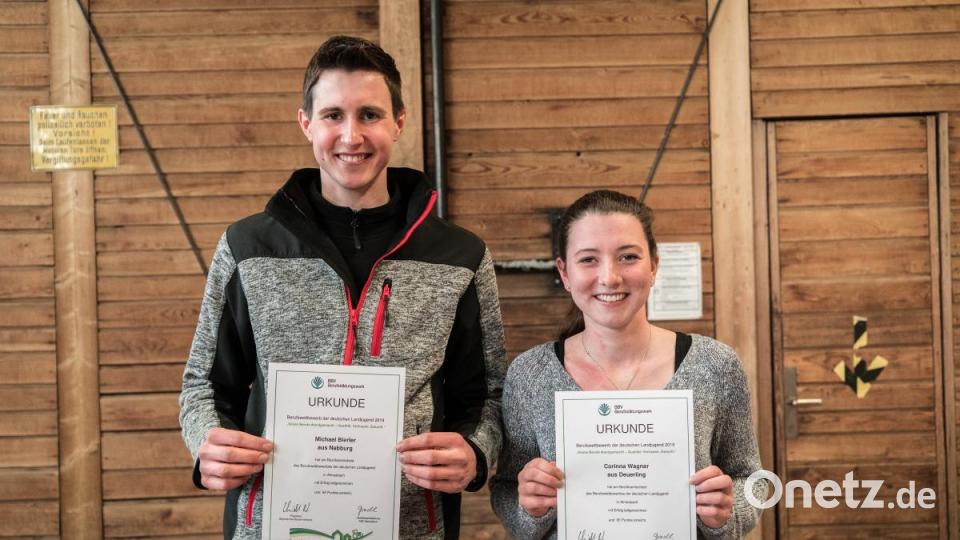 Die besten Jungbauern der Oberpfalz: Siegerin Corinna Wagner aus Deuerling (Kreis Regensburg) und Michael Bierler aus Nabburg. Bild: gld