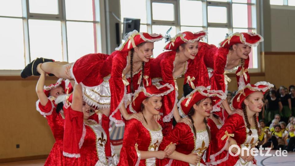 Beim Tanzwettbewerb &quot;Showtime&quot; in der Schulsporthalle Erbendorf traten am Samstag 29 Tanzgruppen an. Bild: rw