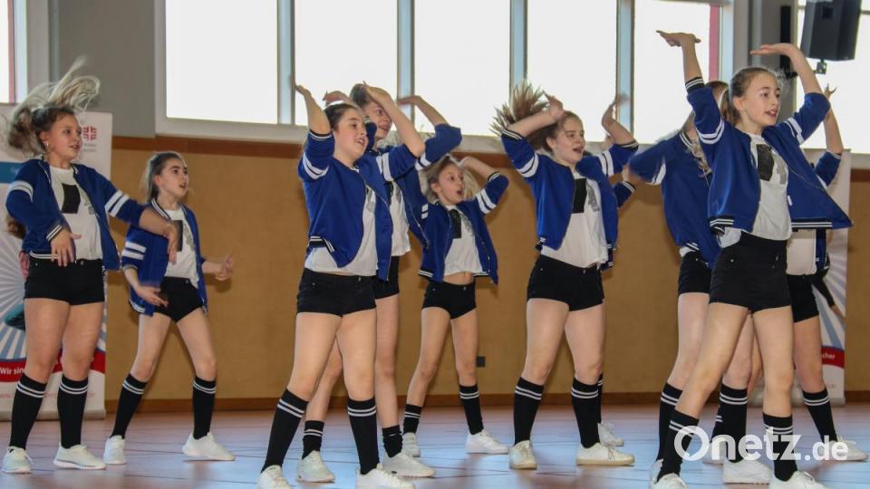 Beim Tanzwettbewerb &quot;Showtime&quot; in der Schulsporthalle Erbendorf traten am Samstag 29 Tanzgruppen an. Bild: rw