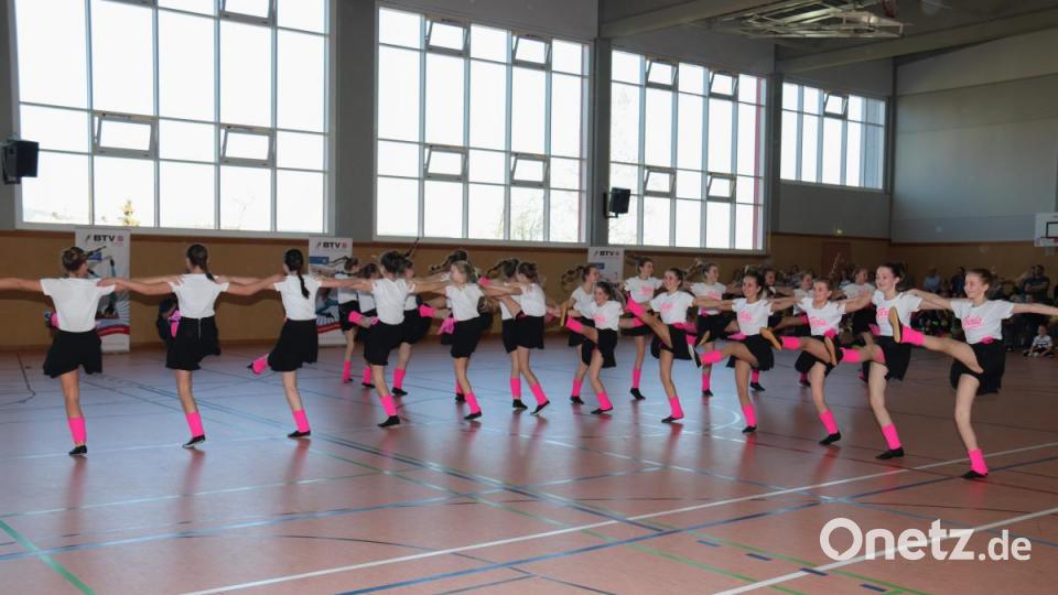 Beim Tanzwettbewerb &quot;Showtime&quot; in der Schulsporthalle Erbendorf traten am Samstag 29 Tanzgruppen an. Bild: rw
