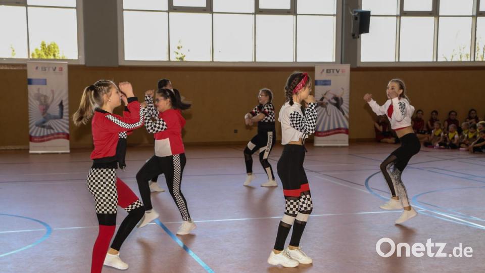 Beim Tanzwettbewerb &quot;Showtime&quot; in der Schulsporthalle Erbendorf traten am Samstag 29 Tanzgruppen an. Bild: rw