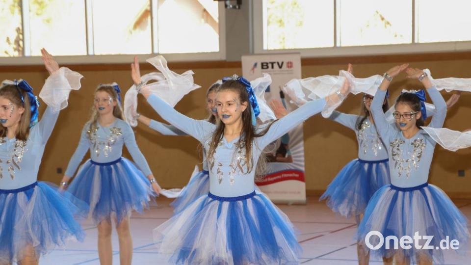 Beim Tanzwettbewerb &quot;Showtime&quot; in der Schulsporthalle Erbendorf traten am Samstag 29 Tanzgruppen an. Bild: rw