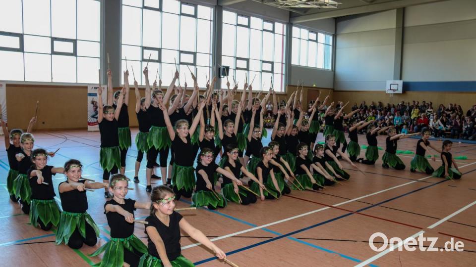 Beim Tanzwettbewerb &quot;Showtime&quot; in der Schulsporthalle Erbendorf traten am Samstag 29 Tanzgruppen an. Bild: rw