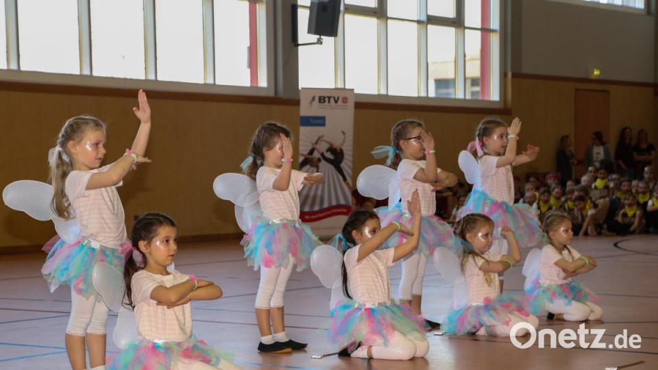 Beim Tanzwettbewerb &quot;Showtime&quot; in der Schulsporthalle Erbendorf traten am Samstag 29 Tanzgruppen an. Bild: rw