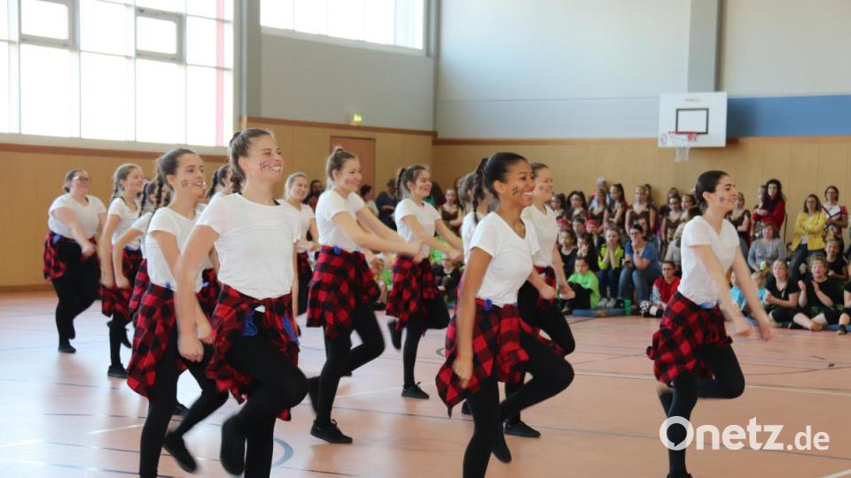 Beim Tanzwettbewerb &quot;Showtime&quot; in der Schulsporthalle Erbendorf traten am Samstag 29 Tanzgruppen an. Bild: rw