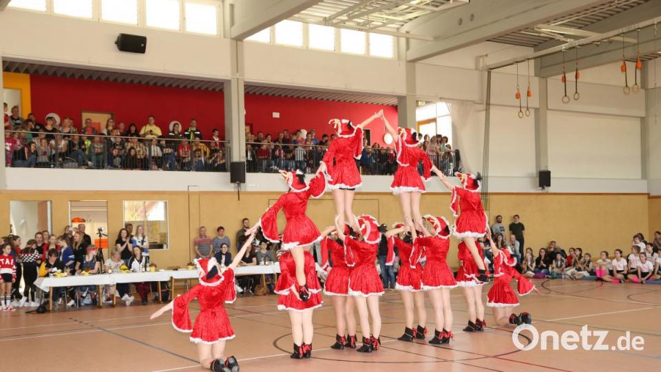 Beim Tanzwettbewerb &quot;Showtime&quot; in der Schulsporthalle Erbendorf traten am Samstag 29 Tanzgruppen an. Bild: rw