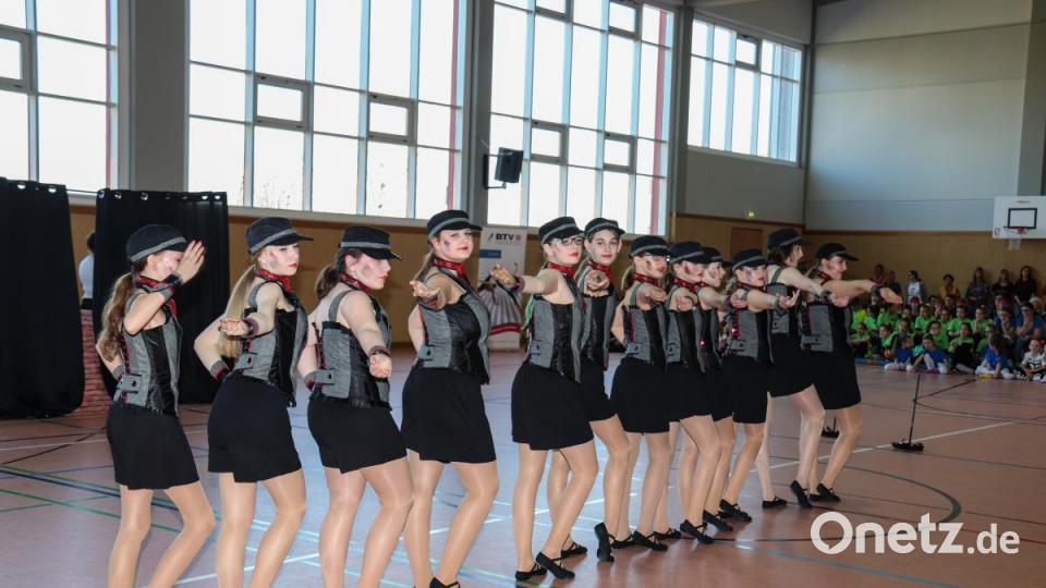 Beim Tanzwettbewerb &quot;Showtime&quot; in der Schulsporthalle Erbendorf traten am Samstag 29 Tanzgruppen an. Bild: rw