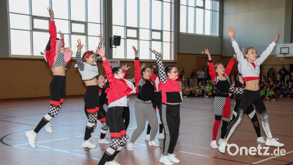 Beim Tanzwettbewerb &quot;Showtime&quot; in der Schulsporthalle Erbendorf traten am Samstag 29 Tanzgruppen an. Bild: rw