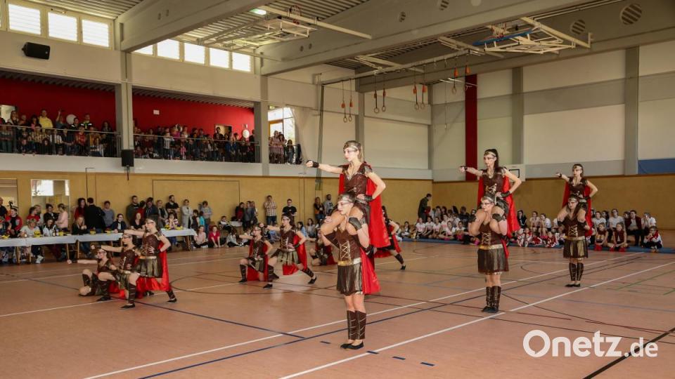 Beim Tanzwettbewerb &quot;Showtime&quot; in der Schulsporthalle Erbendorf traten am Samstag 29 Tanzgruppen an. Bild: rw