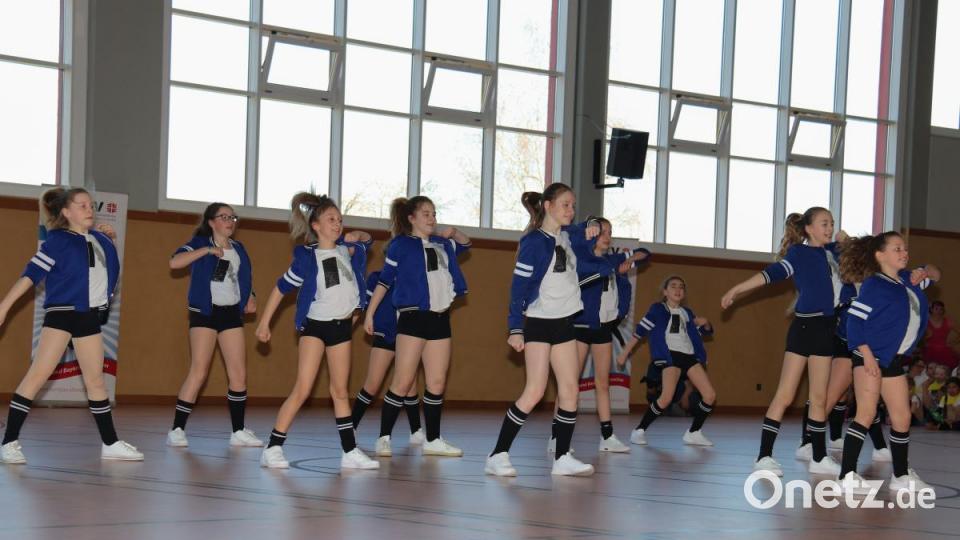 Beim Tanzwettbewerb &quot;Showtime&quot; in der Schulsporthalle Erbendorf traten am Samstag 29 Tanzgruppen an. Bild: rw