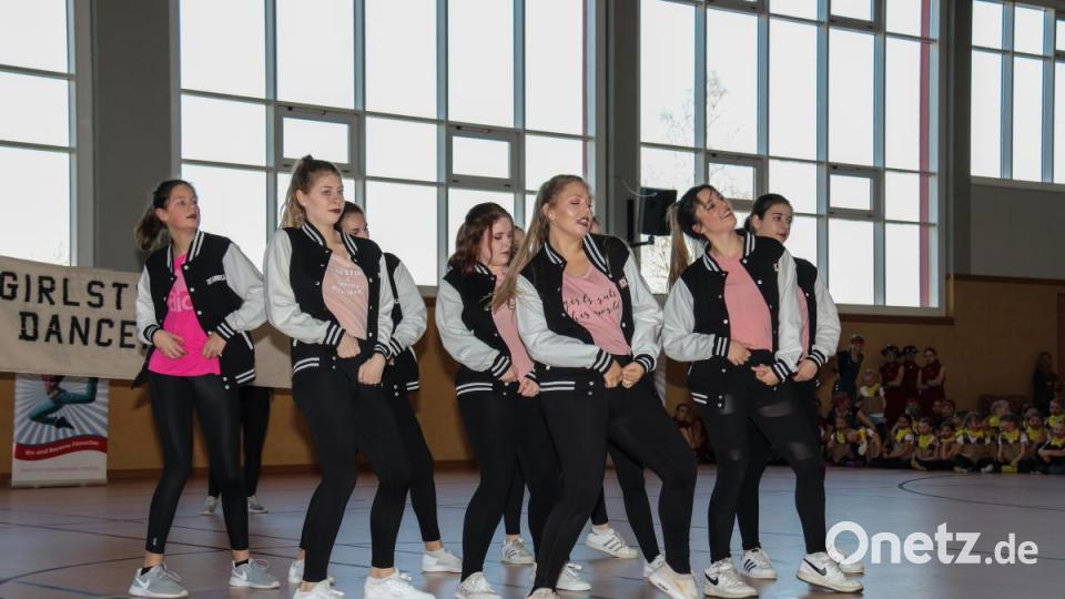Beim Tanzwettbewerb &quot;Showtime&quot; in der Schulsporthalle Erbendorf traten am Samstag 29 Tanzgruppen an. Bild: rw