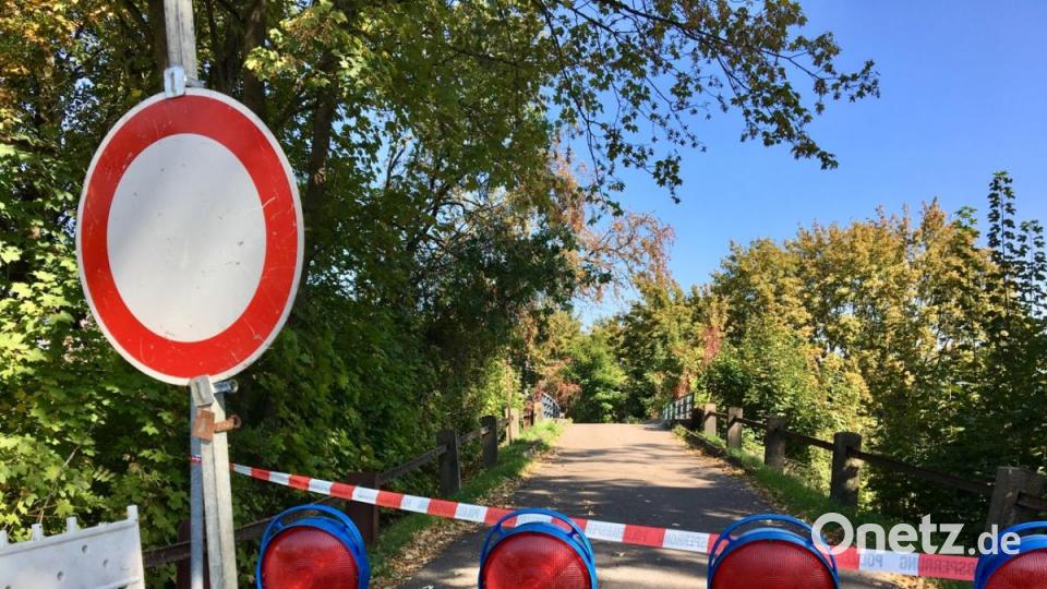 Nach der Bergung des steckengebliebenen Lastwagens ist der Verbindungsweg zu den Kleingärten im Stadtteil Luitpoldhöhe gesperrt. Bild: upl