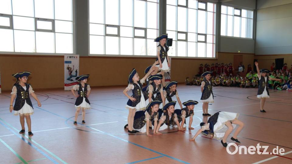 Beim Tanzwettbewerb &quot;Showtime&quot; in der Schulsporthalle Erbendorf traten am Samstag 29 Tanzgruppen an. Bild: rw