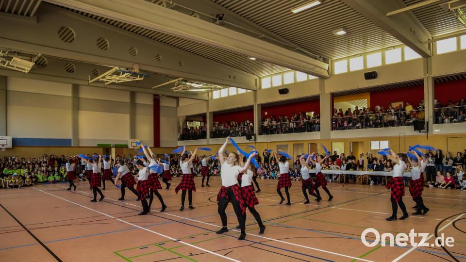 Beim Tanzwettbewerb &quot;Showtime&quot; in der Schulsporthalle Erbendorf traten am Samstag 29 Tanzgruppen an. Bild: rw