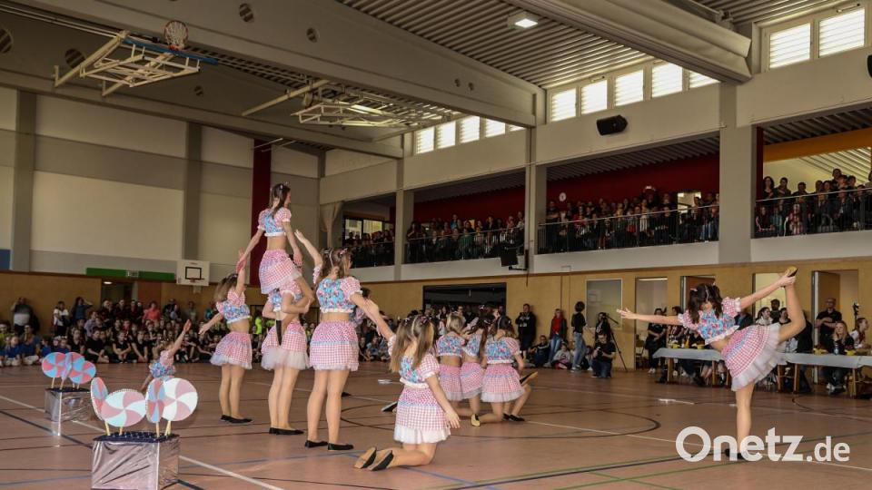 Beim Tanzwettbewerb &quot;Showtime&quot; in der Schulsporthalle Erbendorf traten am Samstag 29 Tanzgruppen an. Bild: rw