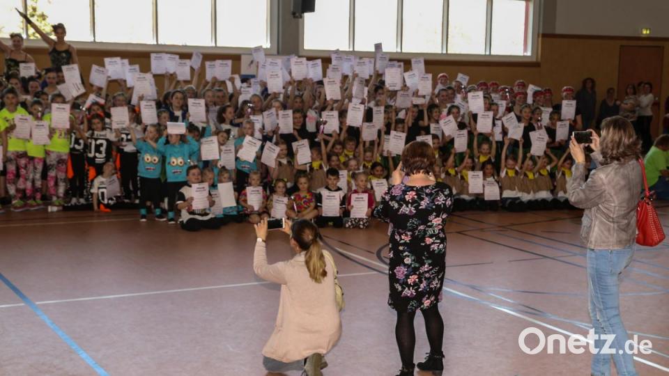 Beim Tanzwettbewerb &quot;Showtime&quot; in der Schulsporthalle Erbendorf traten am Samstag 29 Tanzgruppen an. Bild: rw