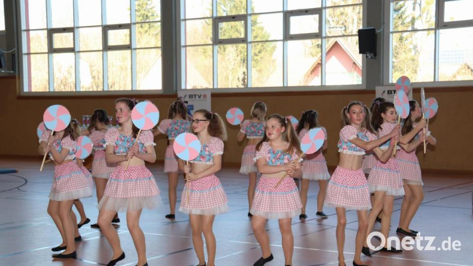 Beim Tanzwettbewerb &quot;Showtime&quot; in der Schulsporthalle Erbendorf traten am Samstag 29 Tanzgruppen an. Bild: rw