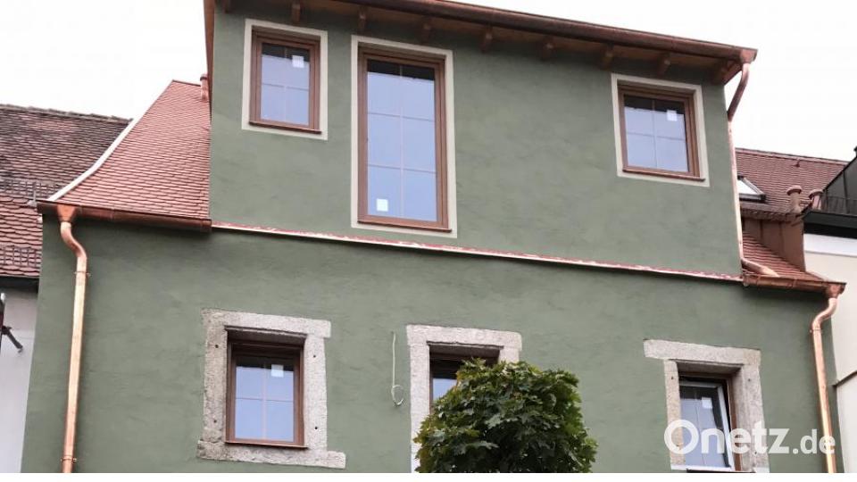 Innerhalb eines Jahres sanierte Familie Schäffler aus Windischeschenbach ein fast 200 Jahre altes Haus am Unteren Markt in Erbendorf. Bild: exb