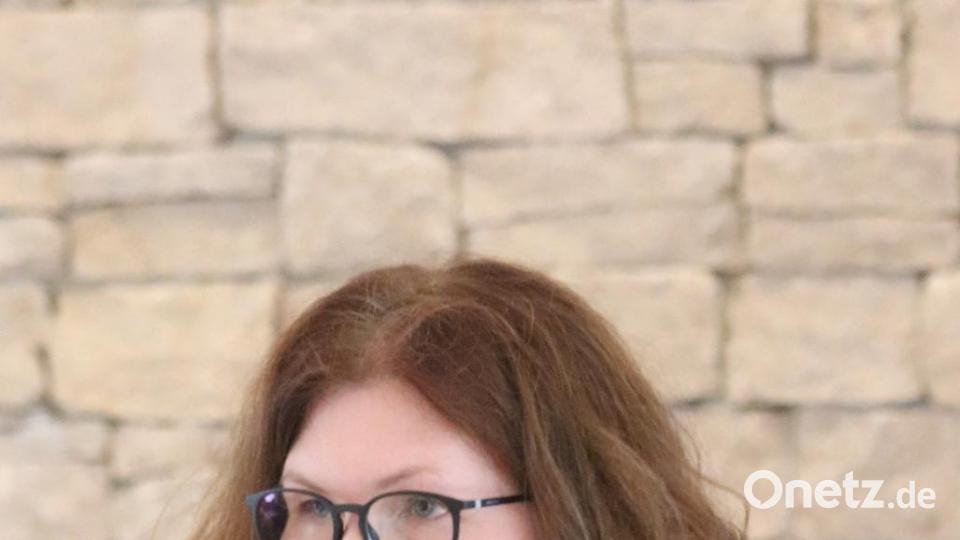 Sabine Fersch, die Leiterin des Beruflichen Schulzentrums Sulzbach-Rosenberg, gab den Junghandwerkern die besten Wünsche mit auf ihren Weg Bild: mfh