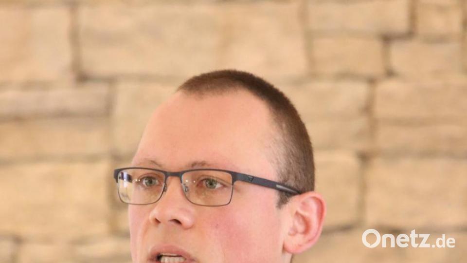 Uli Götz von der Handwerkskammer Niederbayern/Oberpfalz lobte die sehr gute Zukunftsperspektiven des Elektro.Handwerks., Bild: mfh