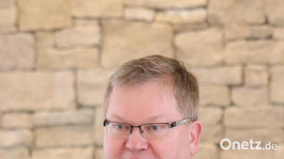 Der Amberger Oberbürgermeister Michael Cerny hofft, dass die frischgebackenen Gesellinnen und Gesellen in der Region bleiben. Bild: mfh