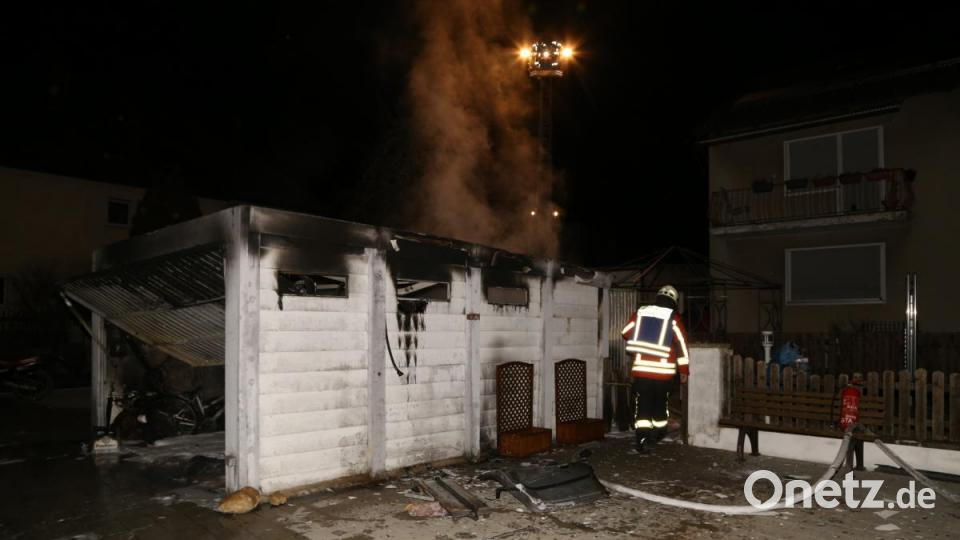 Am späten Freitagabend brannte im Kemnather Ortsteil Fortschau eine Garage. Bild: rw