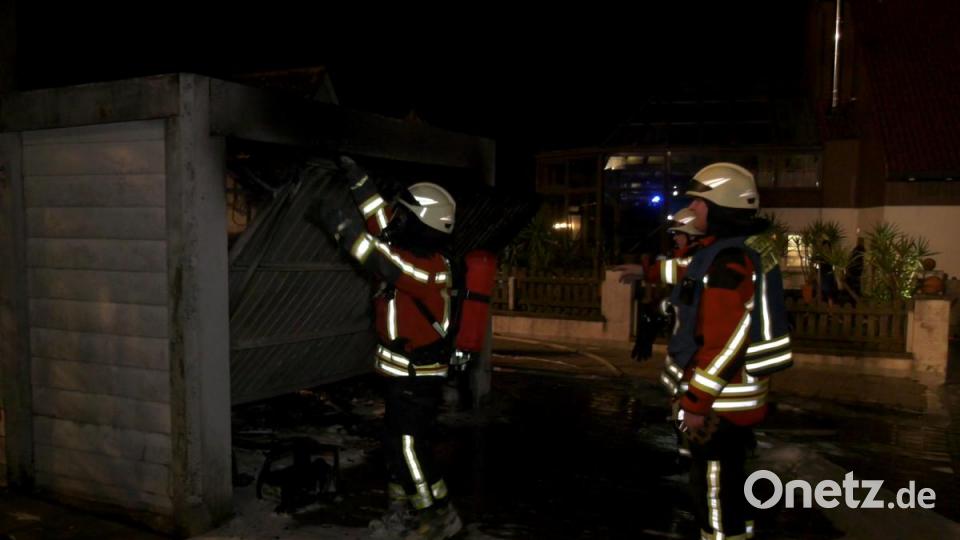 Am späten Freitagabend brannte im Kemnather Ortsteil Fortschau eine Garage. Bild: rw