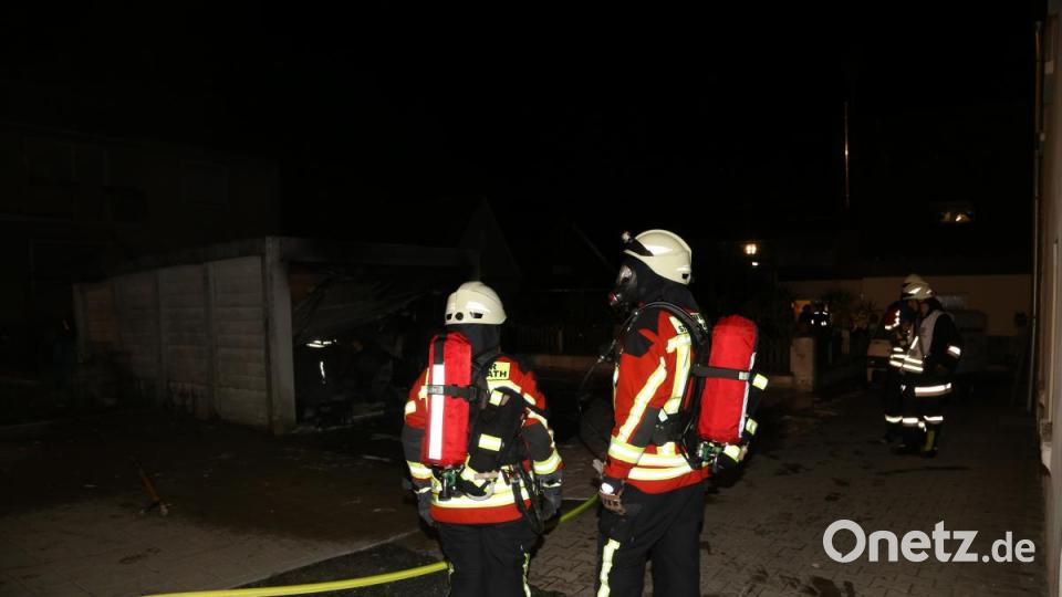 Am späten Freitagabend brannte im Kemnather Ortsteil Fortschau eine Garage. Bild: rw