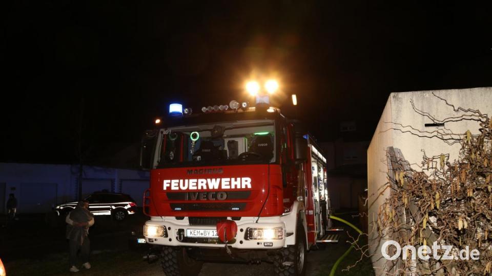 Am späten Freitagabend brannte im Kemnather Ortsteil Fortschau eine Garage. Bild: rw