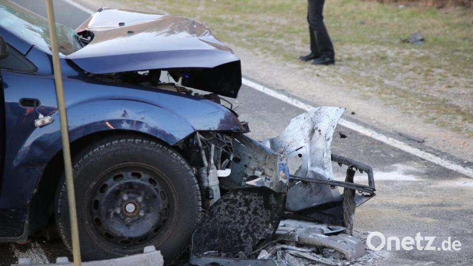 Schwerer Verkehrsunfall in Deining. Bild: jma