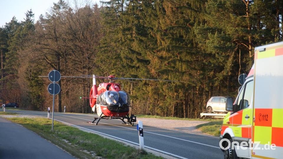Schwerer Verkehrsunfall in Deining. Bild: jma