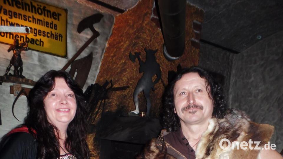 Karin und Manfred Kreinhöfer hatten die Tür zur ihrer Metallkunstschmiede geöffnet. Bild: br