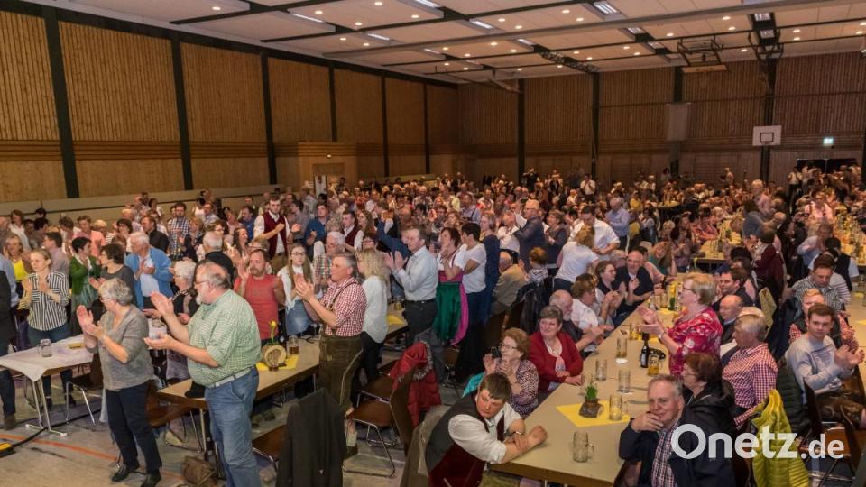 Volles Haus beim Böhmischen Frühling der Musikkapelle Dießfurt in der Stadthalle Grafenwöhr. Bild: whw
