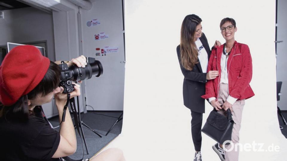 Beim Foto-Shooting im neuen Look fühlt sich die Pressatherin sichtlich wohl. Bild: exb/Sintre