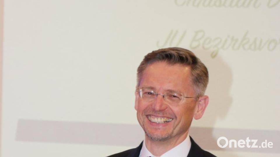 Landtagsabgeordneter Tobias Reiß spricht seine Grußworte. Bild: rpp