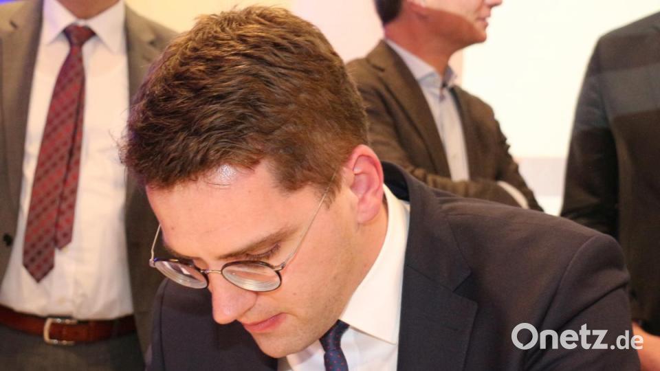 Christian Doleschal verewigt sich ebenfalls. Bild: rpp
