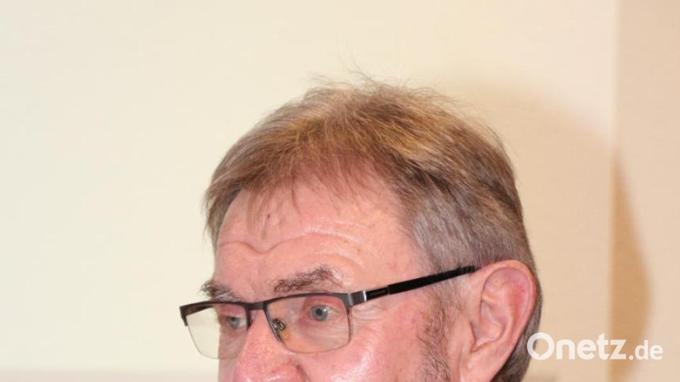 Bürgermeister Josef Etterer beschränkt seine Rede zu 70 Jahre CSU Kastl auf 70 Sekunden. Bild: rpp