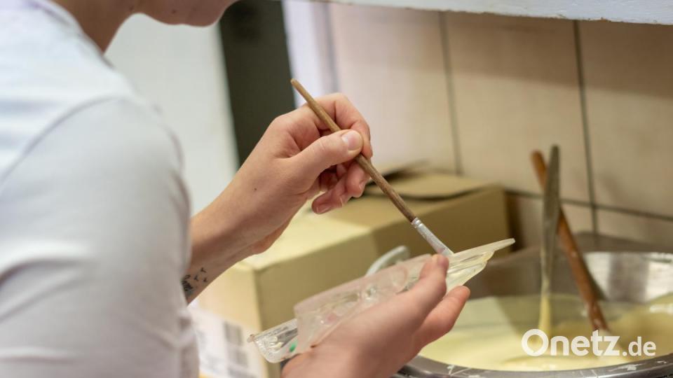 Ein kleiner Blick in die Backstube der Konditorei Café Kohr in Erbendorf. Die Osterproduktion läuft auf Hochtouren. Bild: pml