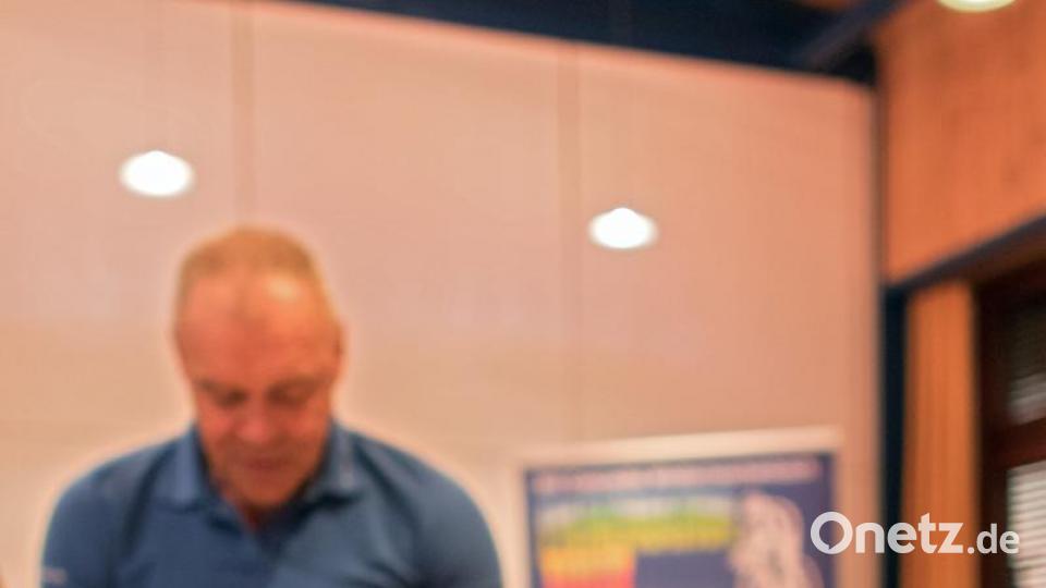 Die Kursteilnehmer erlernten die ersten Schritte beim Eintreffen am Unfallort, den Umgang mit dem Opfer und natürlich die Reanimation. Bild: dtr