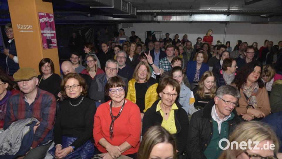 Eindrücke vom Poetry Slam 2019 in der Tiefgarage des City-Centers. Bild: Karin Wilck