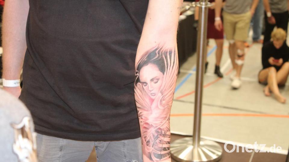 Kategorie: &quot;Realistic Black and Grey&quot;: 3. Platz für &quot;Heart of Art&quot; aus Großröhrsdorf. Bild: sne