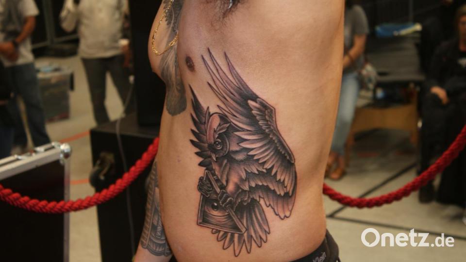 Zur zweiten Tattoo-Expo in Grafenwöhr kamen Hunderte Gäste in die Stadthalle. Bild: sne