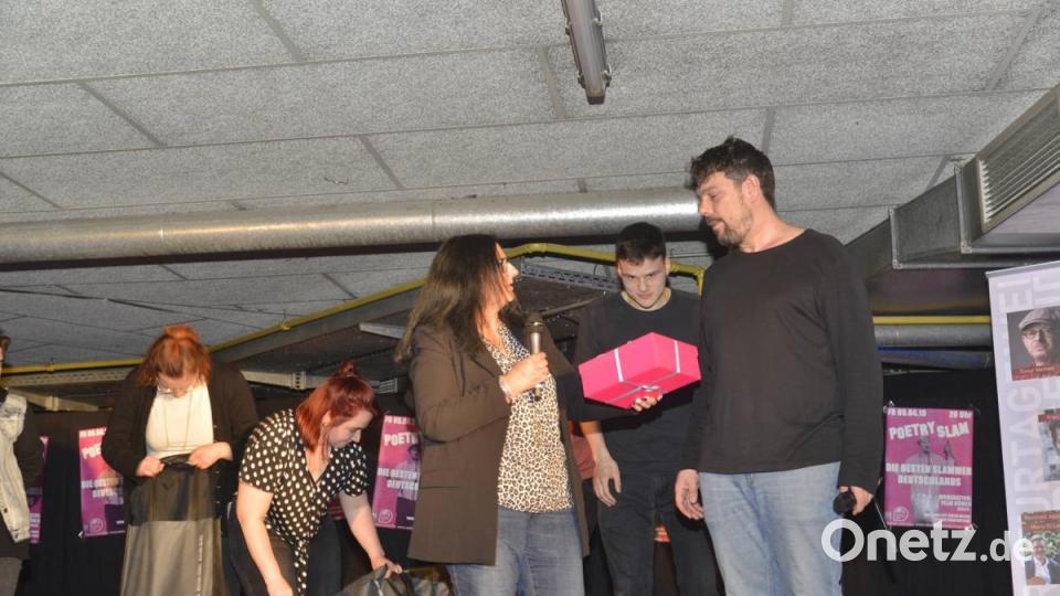 Eindrücke vom Poetry Slam 2019 in der Tiefgarage des City-Centers. Bild: Karin Wilck