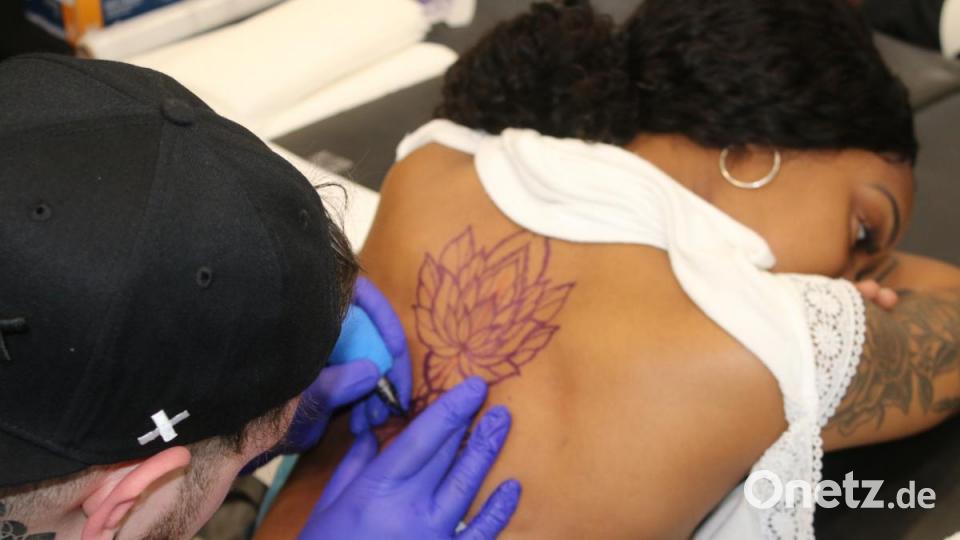 Zur zweiten Tattoo-Expo in Grafenwöhr kamen Hunderte Gäste in die Stadthalle. Bild: sne