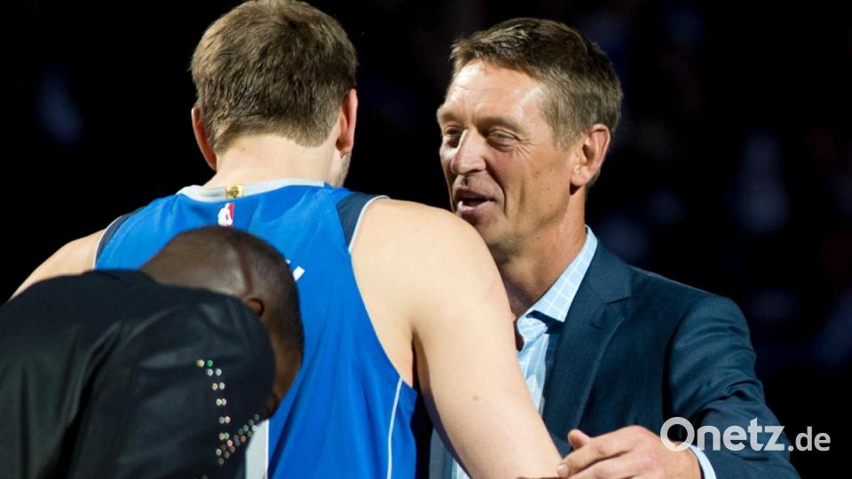 21 Saisons in der NBA sind für Dirk Nowitzki genug. Der Würzburger beendet nach dieser Spielzeit seine aktive Karriere - und erklärt dies auf der größtmöglichen Bühne. Bild: Philipp Hülsmann/dpa