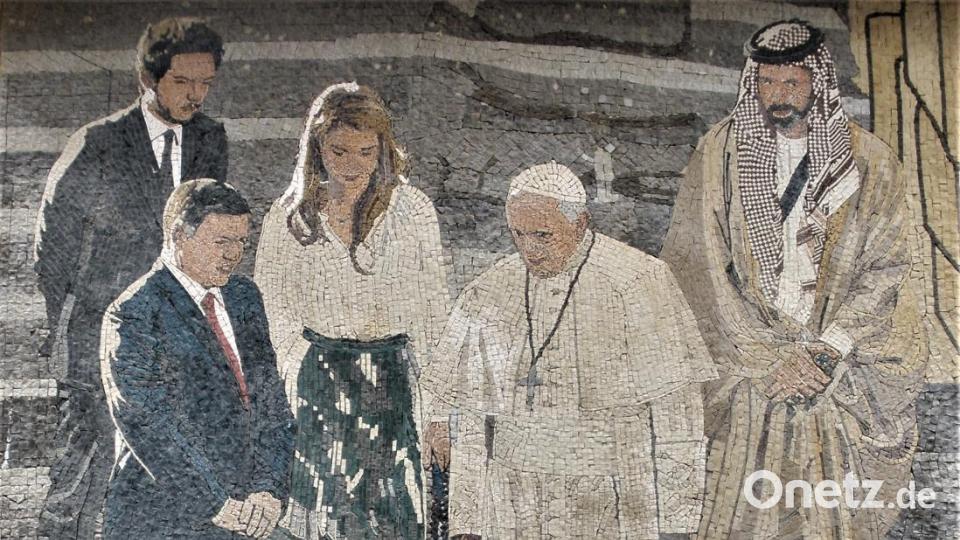 Papstmosaik über den Besuch von Papst Johannes Paul II bei der Taufstelle Jesu Bild: rgr
