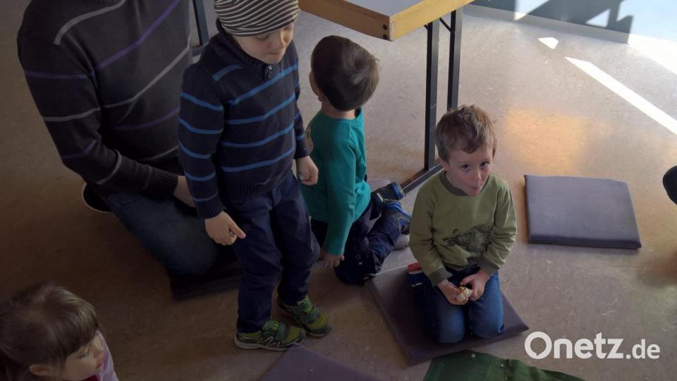 Im Garten Gethsemane: Zum ersten Mal erfahren die Kinder, dass auch Jesus Angst hatte und betete. Er erlebte die Enttäuschung, dass seine Freunde eingeschlafen waren und nicht mit ihm wachten. Bild: rpp